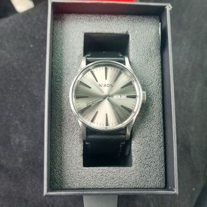Gunmetal/Black Sentry Leather Nixon Watch